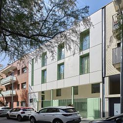 Photo gallery of Hostelfly Fira Barcelona