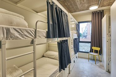 Dormitorio misto condiviso per 10 persone